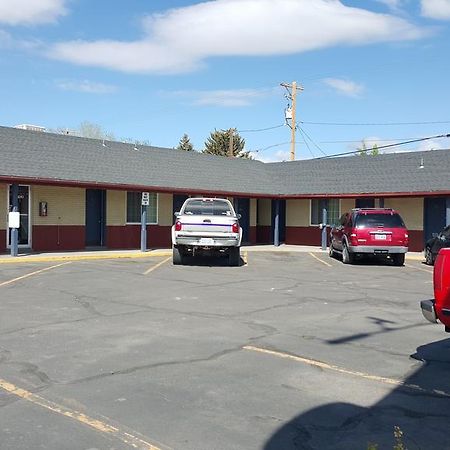 Travelers Motel Елко Екстериор снимка