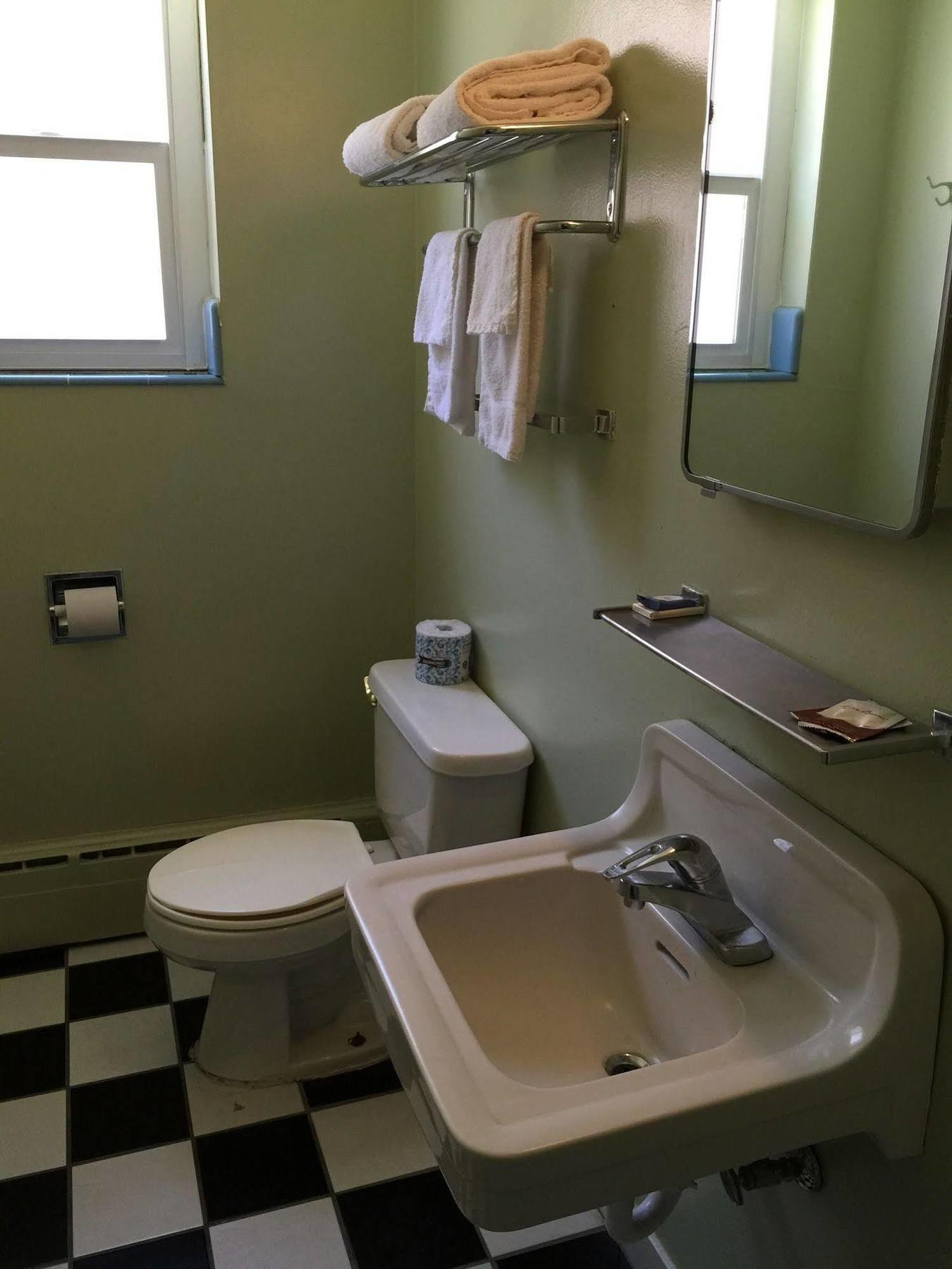 Travelers Motel Елко Екстериор снимка